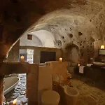 Sextantio Le Grotte Della Civita Hotel