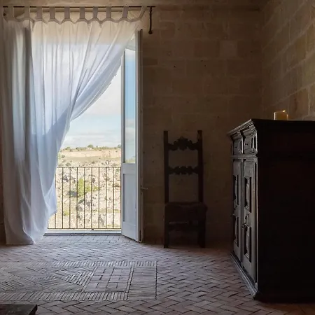 Sextantio Le Grotte Della Civita Hotel 4*