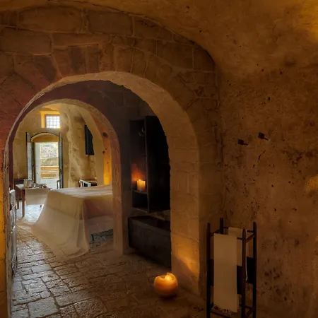 Sextantio Le Grotte Della Civita Hotel 4*