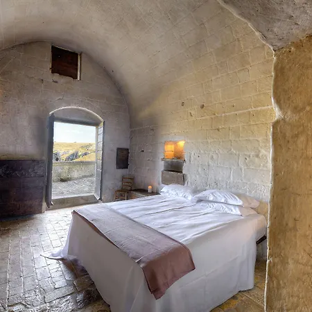 Sextantio Le Grotte Della Civita Hotel 4*