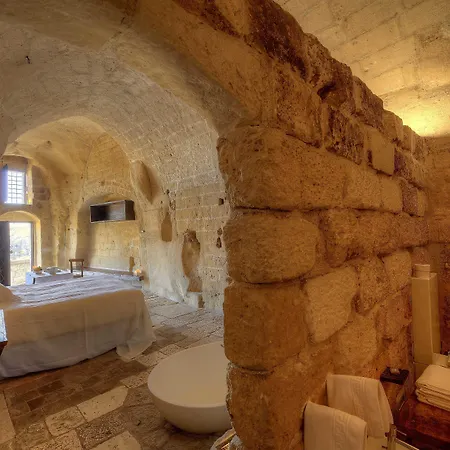 호텔 Sextantio Le Grotte Della Civita 4*