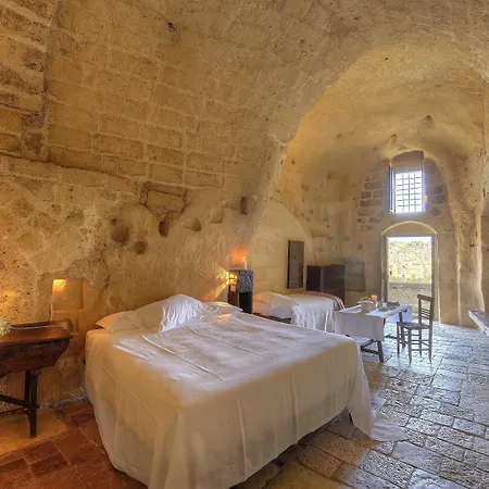 Hotel Sextantio Le Grotte Della Civita 4*