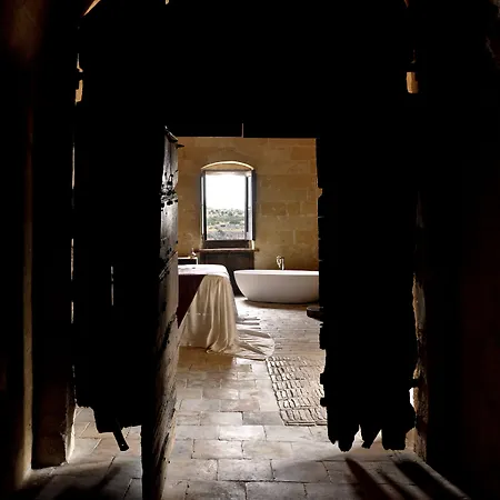 Sextantio Le Grotte Della Civita Hotel 4*