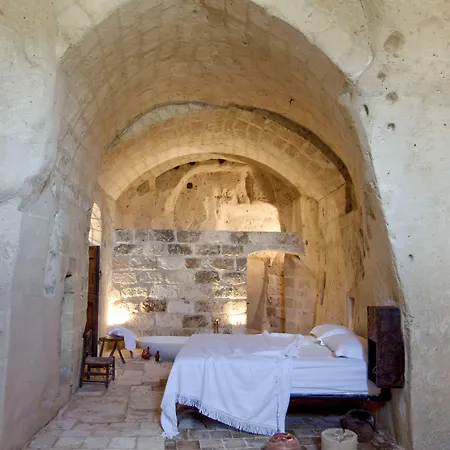 Sextantio Le Grotte Della Civita