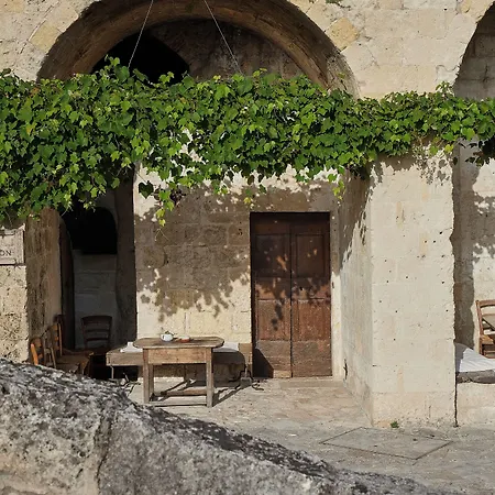 Sextantio Le Grotte Della Civita Matera