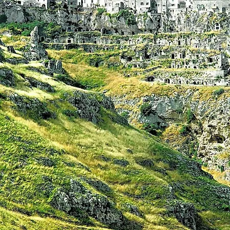 Sextantio Le Grotte Della Civita Hotel