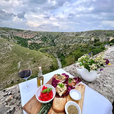 Hotel Sextantio Le Grotte Della Civita 4*