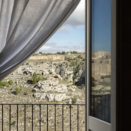 Sextantio Le Grotte Della Civita Hotel