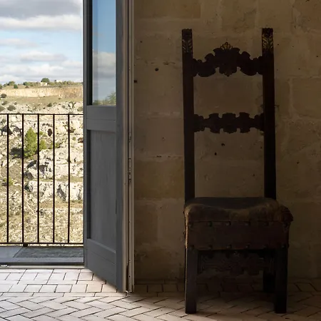 Sextantio Le Grotte Della Civita Hotel