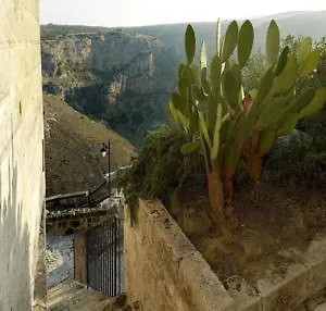 Sextantio Le Grotte Della Civita 4*