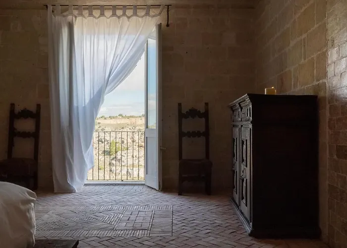 Sextantio Le Grotte Della Civita Hotel 4*